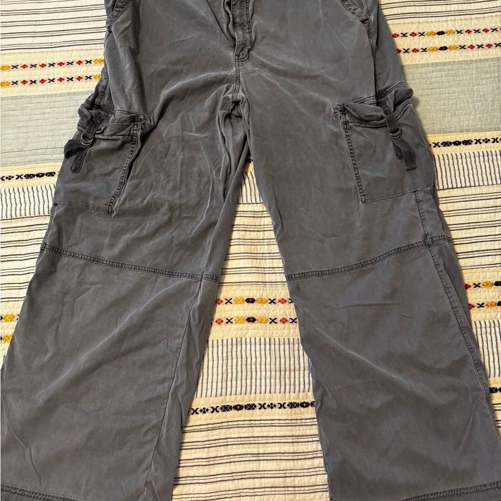 American Eagle Outfitters Women's Gray Cargo Pants